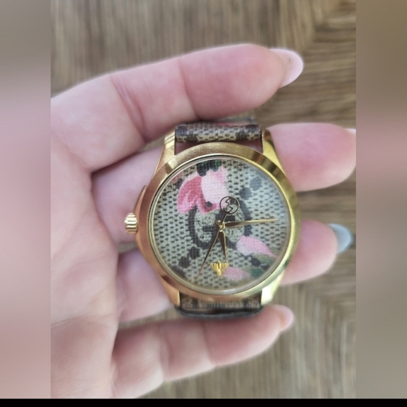 GUCCI LUXURY Statement Watch SWISS MADE QUARTZ - Picture 6 of 6